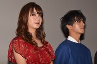 左から池田エライザ、中尾暢樹。
