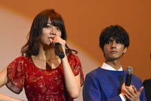 左から池田エライザ、中尾暢樹。