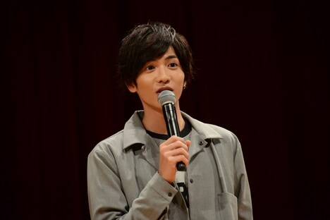 「みんな今の聞いてたかー」と先生風に呼びかける志尊淳。