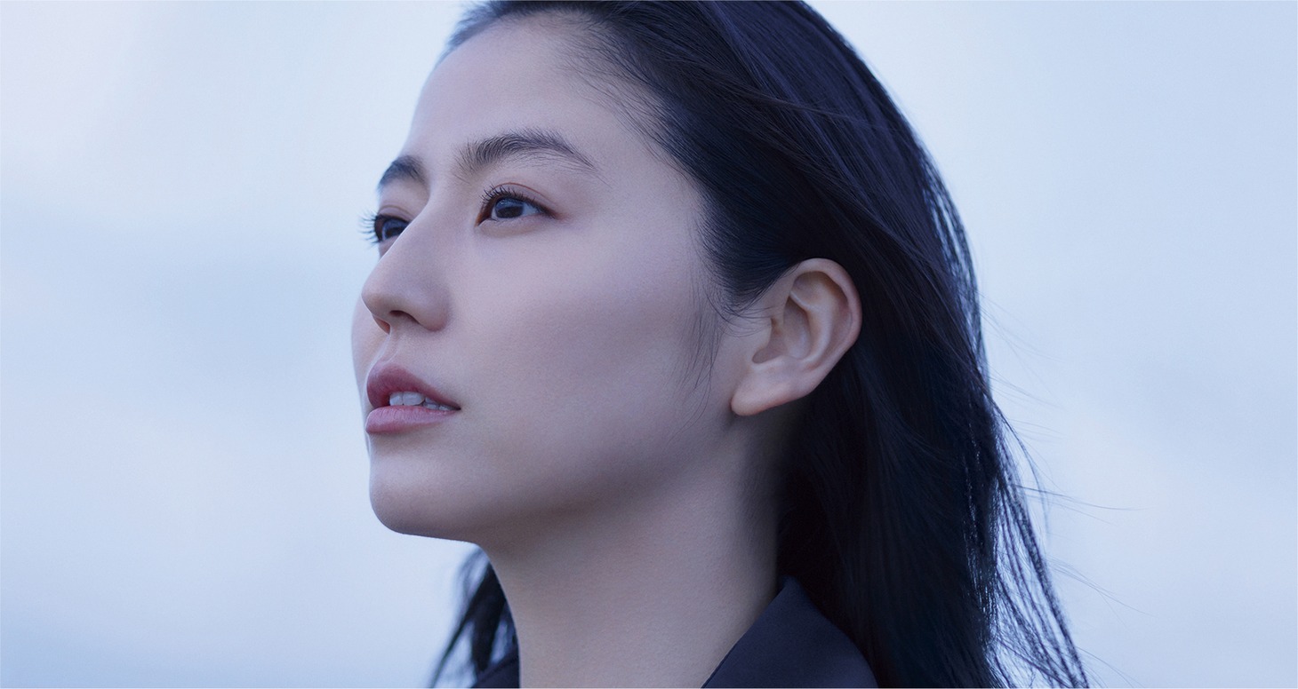 「嘘を愛する女」新場面写真。長澤まさみ演じる川原由加利。