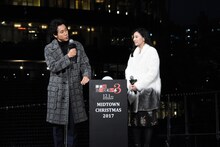 左から大泉洋、北川景子。