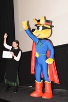 左からMCを務めた奥浜レイラ、ゾロリ。