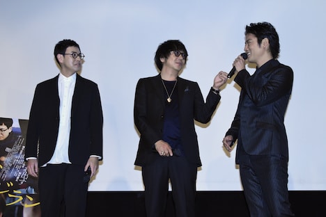 左から鈴木浩介、大森南朋、桐谷健太。