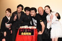 「全員死刑」初日舞台挨拶の様子。