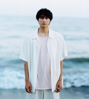 小関裕太2018年カレンダーの表紙。