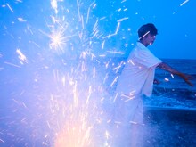 小関裕太2018年カレンダーの8月より。