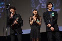 左から間宮祥太朗、土屋太鳳、高杉真宙。