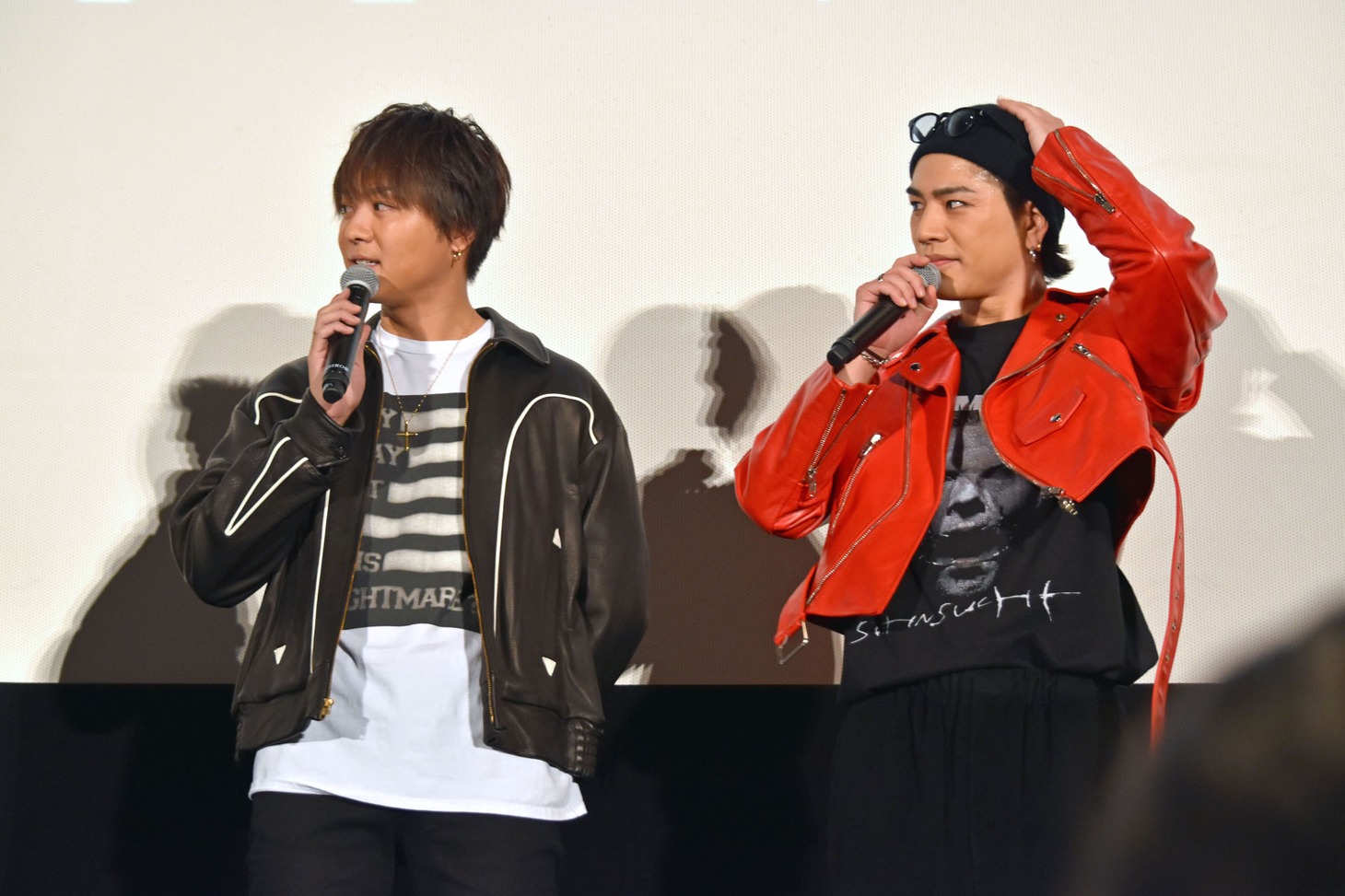 左からTAKAHIRO、登坂広臣。