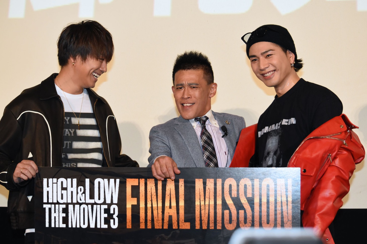 左からTAKAHIRO、柳沢慎吾、登坂広臣。