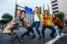 彼女 IN THE DISPLAY