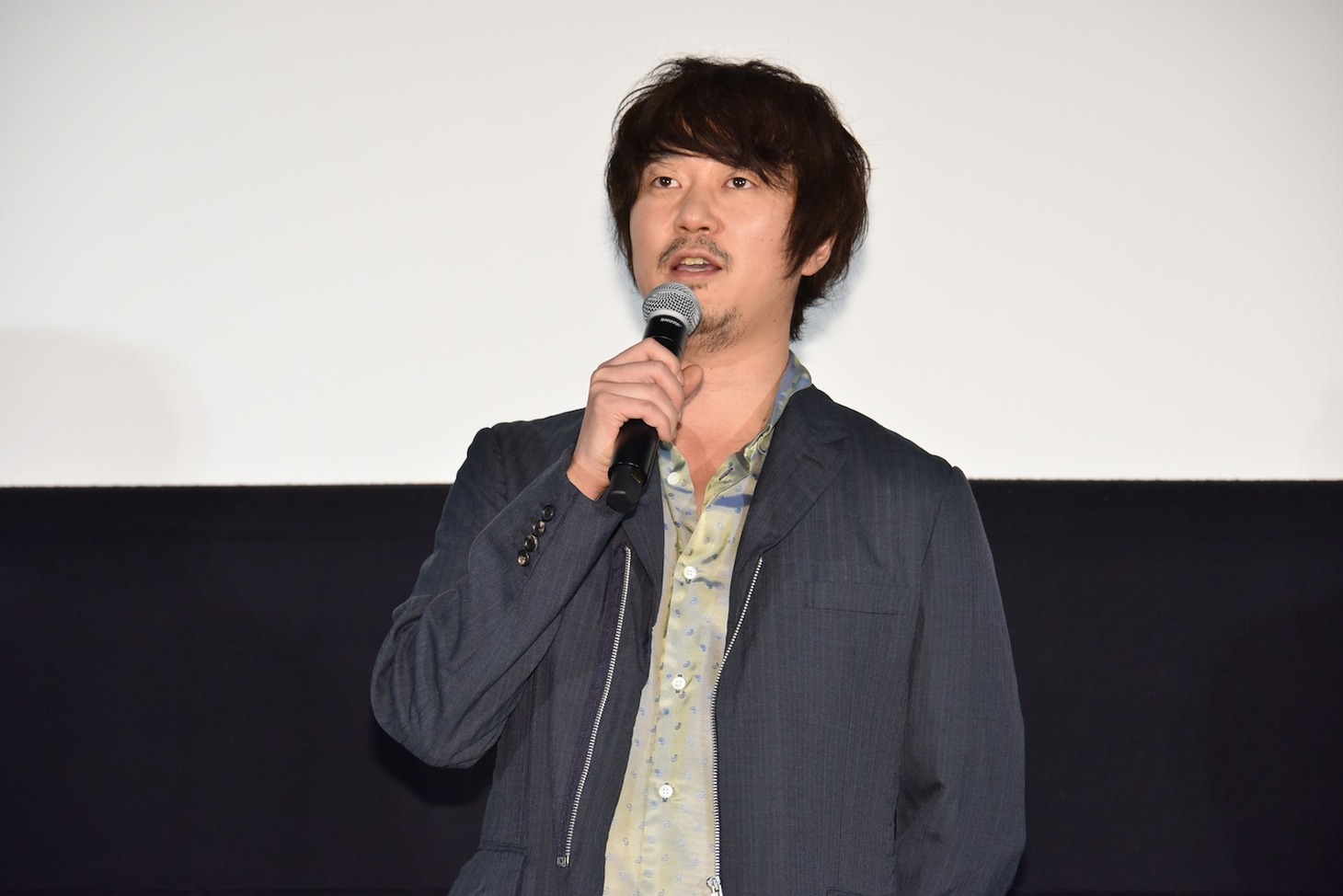 新井浩文