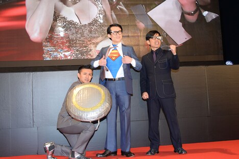 御茶ノ水男子おもしろ佐藤、なだぎ武、バッファロー吾郎・竹若（左から）。