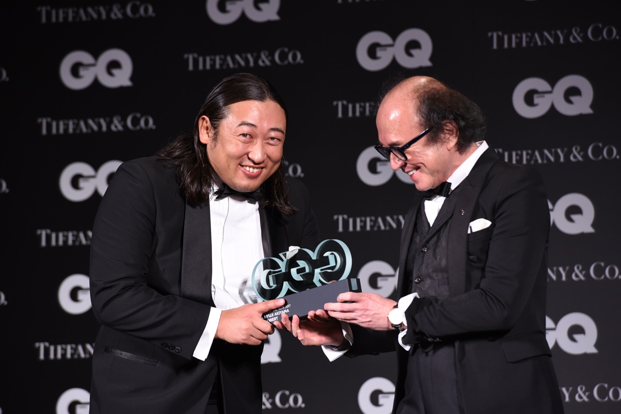 左から秋山竜次、鈴木正文。