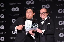 左から秋山竜次、鈴木正文。