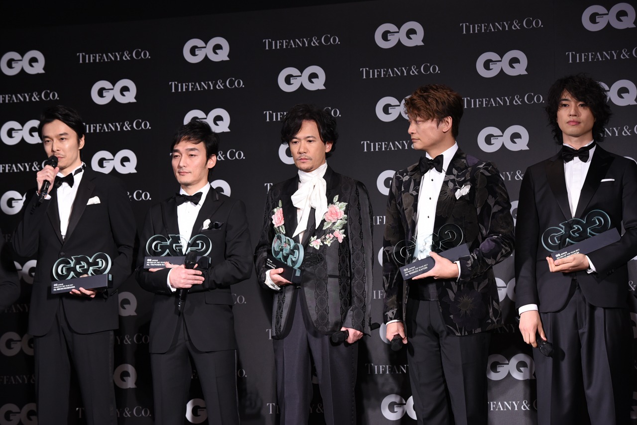 左から長谷川博己、草なぎ剛、稲垣吾郎、香取慎吾、斎藤工。