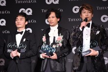 左から草なぎ剛、稲垣吾郎、香取慎吾。