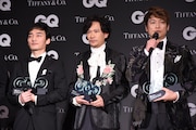 左から草なぎ剛、稲垣吾郎、香取慎吾。