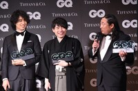左から斎藤工、佐藤天彦、秋山竜次。