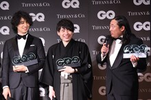 左から斎藤工、佐藤天彦、秋山竜次。