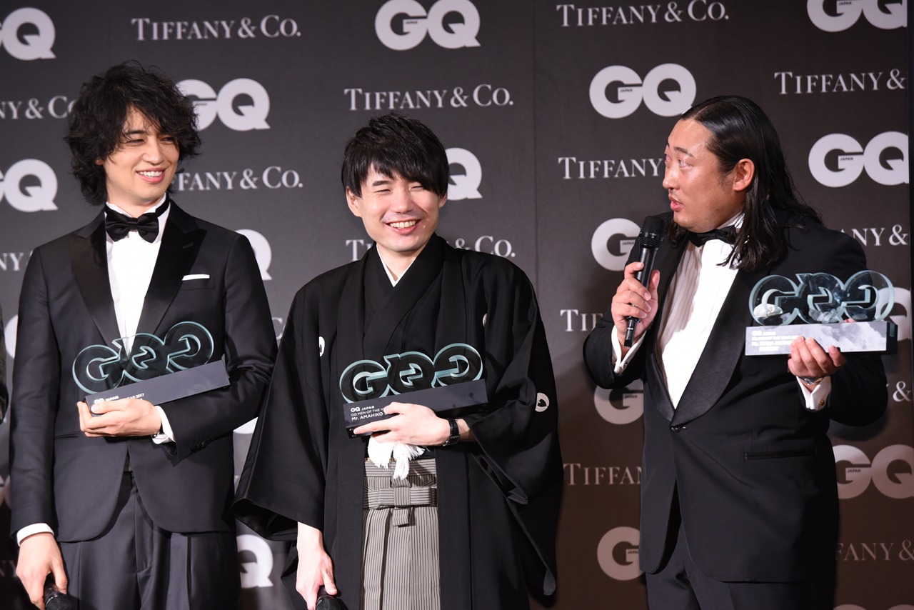 左から斎藤工、佐藤天彦、秋山竜次。