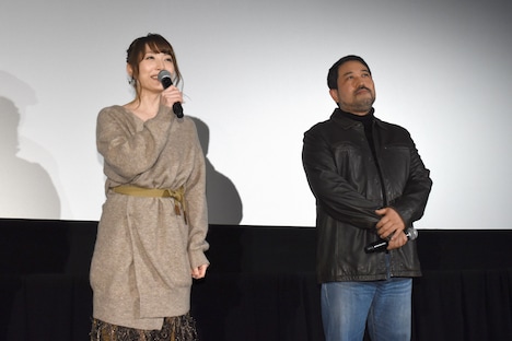 左から花澤香菜、瀬下寛之監督。