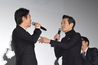 自身も“まさき”という名のため、桐谷健太（左）が「将暉が……」と口にするたびに反応する三浦誠己（右）。