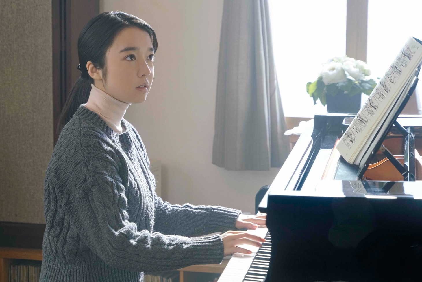 「羊と鋼の森」より、上白石萌音演じる佐倉和音。
