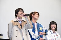 左から犬飼貴丈、赤楚衛二、高田夏帆。