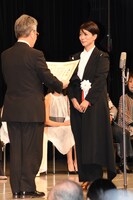 三島有紀子（右）