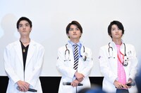 左から松本享恭、瀬戸利樹、飯島寛騎。