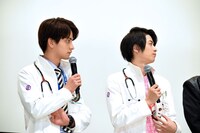 左から瀬戸利樹、飯島寛騎。