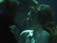 「ゆれる人魚」