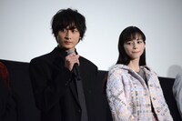 舞台挨拶の様子。