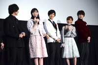 舞台挨拶の様子。