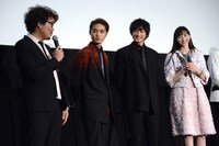 左から三木康一郎、磯村勇斗、小関裕太、中条あやみ。