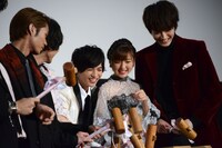 「覆面系ノイズ」初日舞台挨拶の様子。