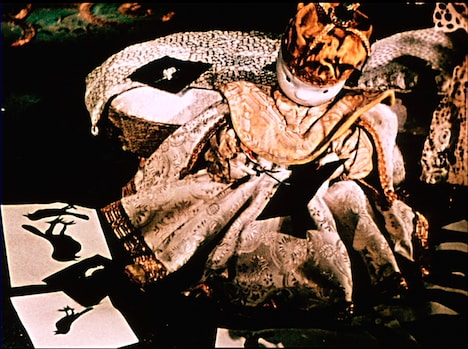 「皇帝の鶯」 (c)NFA