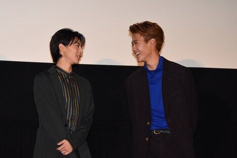 左から高杉真宙、葉山奨之。