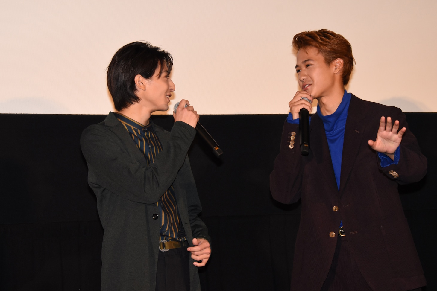 左から高杉真宙、葉山奨之。
