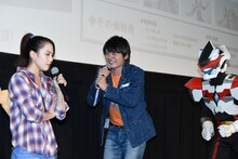「ウルトラマンジード」のBlu-ray BOXをおねだりする濱田龍臣（中央）。
