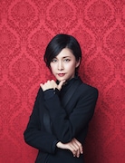 竹内結子演じるシャーロック。