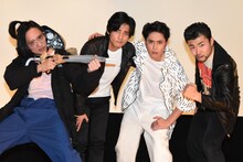 「全員死刑」の大ヒット舞台挨拶の様子。左から藤原季節、毎熊克哉、間宮祥太朗、小林勇貴。