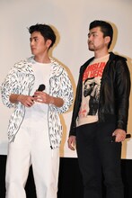 左から間宮祥太朗、小林勇貴。