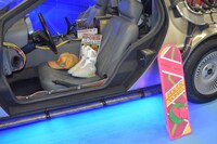 デロリアンの内部。