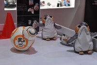 「スター・ウォーズ／最後のジェダイ」物販エリアの様子。