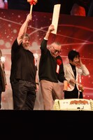 鏡開きの様子。