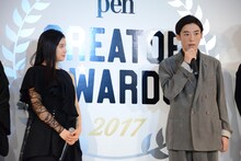 左から土屋太鳳、高橋一生。