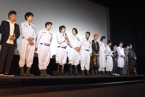 舞台挨拶の様子。