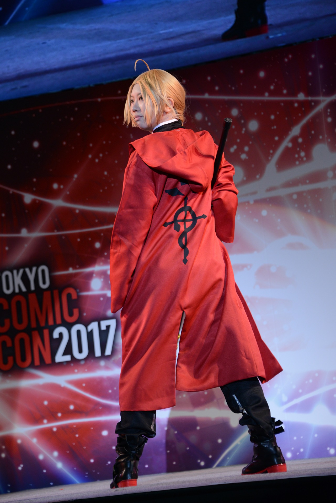 エドに扮したコスプレイヤー。