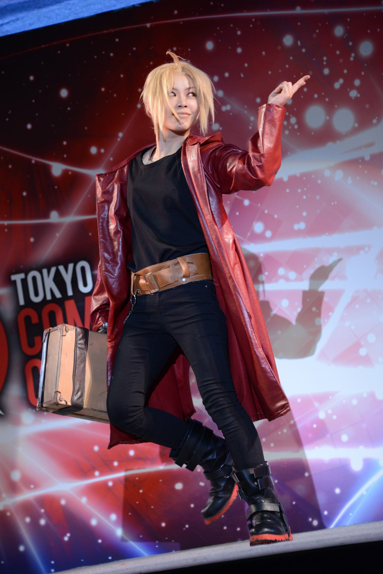 エドに扮したコスプレイヤー。